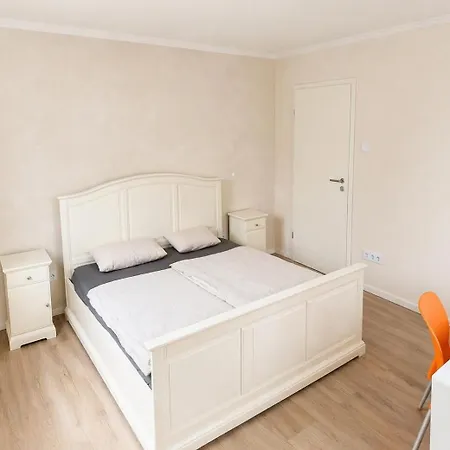 Luxuriöses In Fulda, Ruhige Lage, Garten, 3 Schlafzimmer, Bis 8 Gäste * Fulda