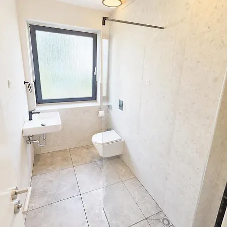 Luxurioeses In Fulda, Ruhige Lage, Garten, 3 Schlafzimmer, Bis 8 Gaeste דירה פולדה
